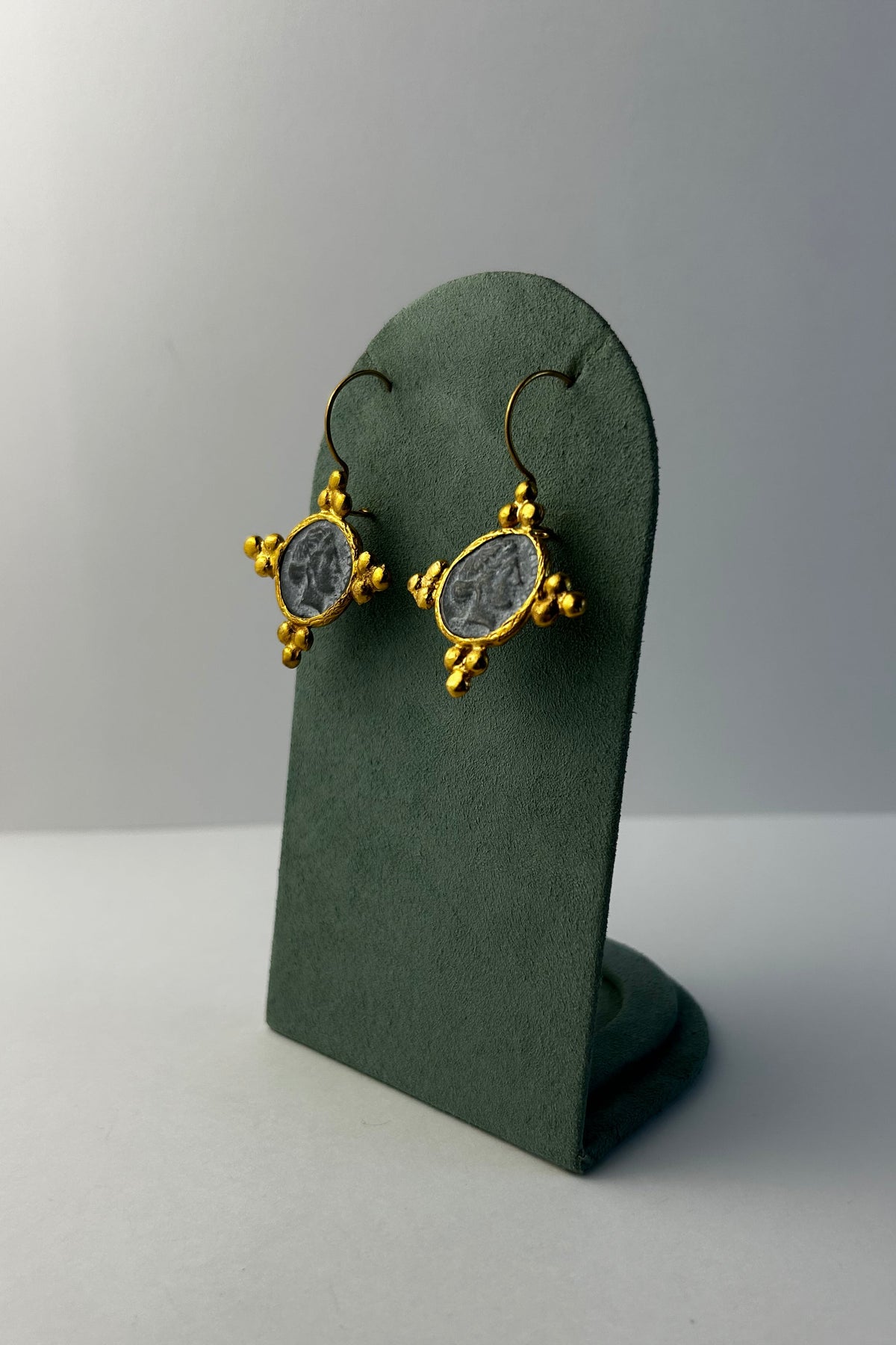 Donne Earrings