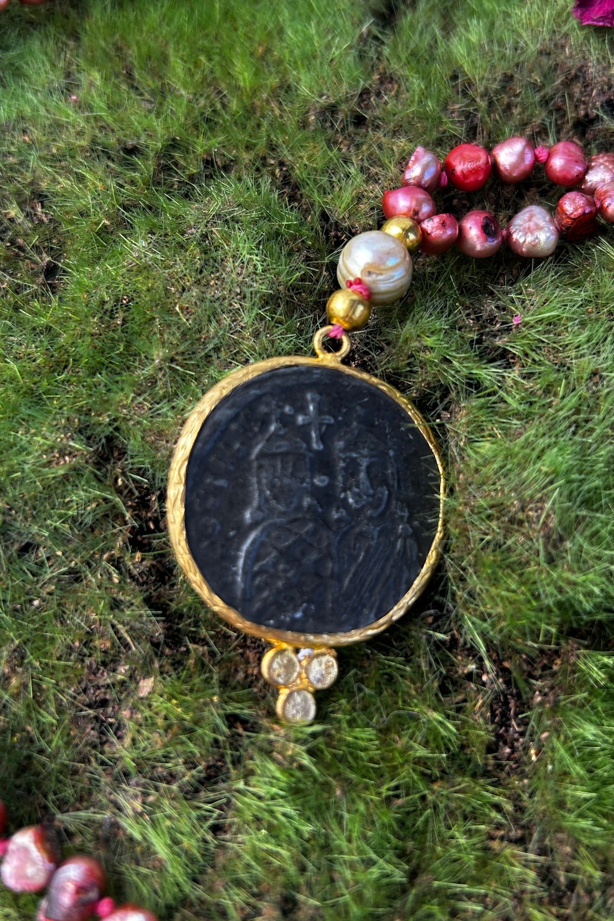 Mary Necklace